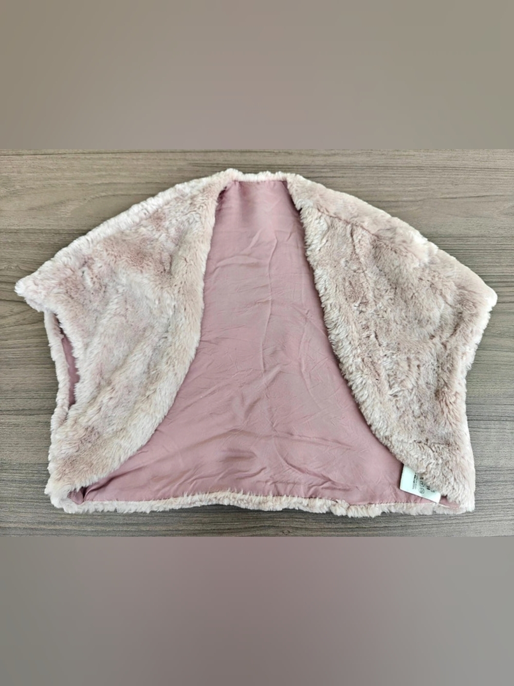 Japanese Brand Han ahn soon Pink Faux Fur Cape xs